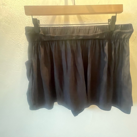 RAMY BROOK August Silk Boho Black Shorts Pockets Size Large Sexy Boho Tie Waist - Picture 4 of 10